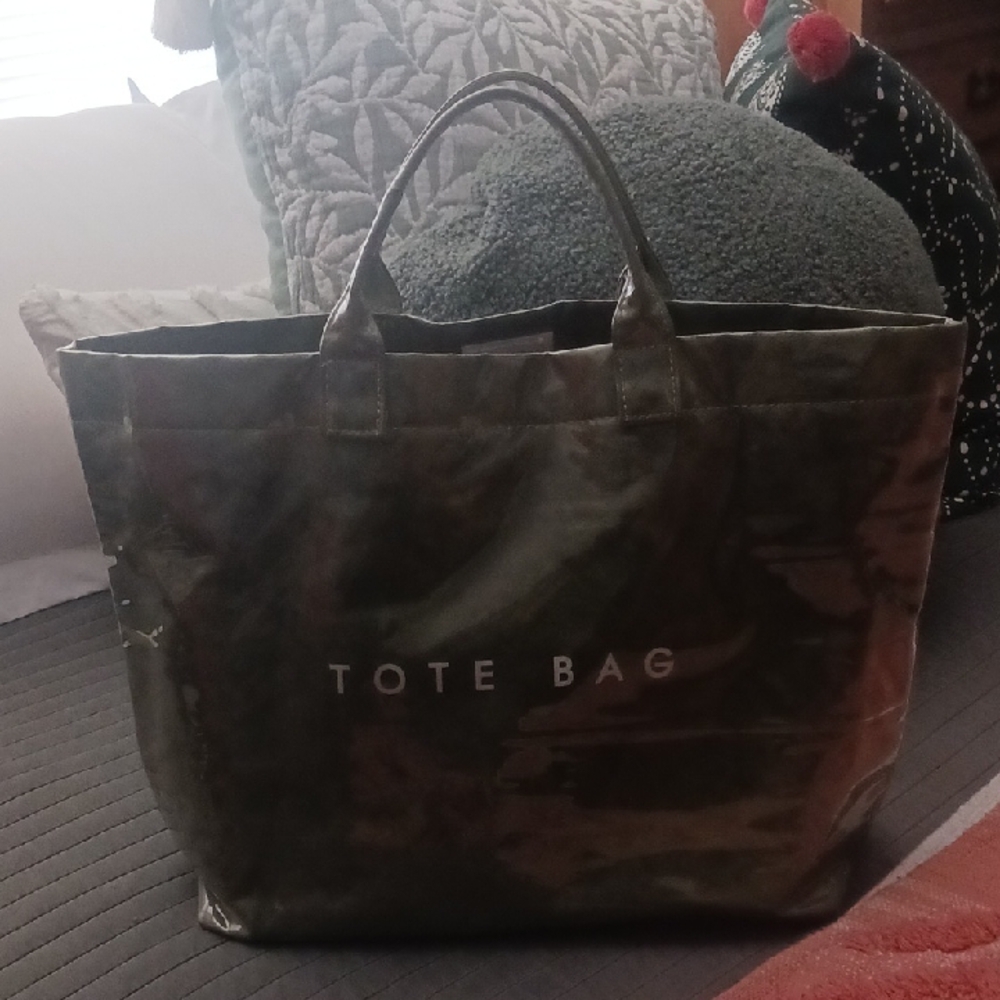 Olive GREEN PLASTIC OVER PAPER TOTE BAG, LINED, WITH POCKETS